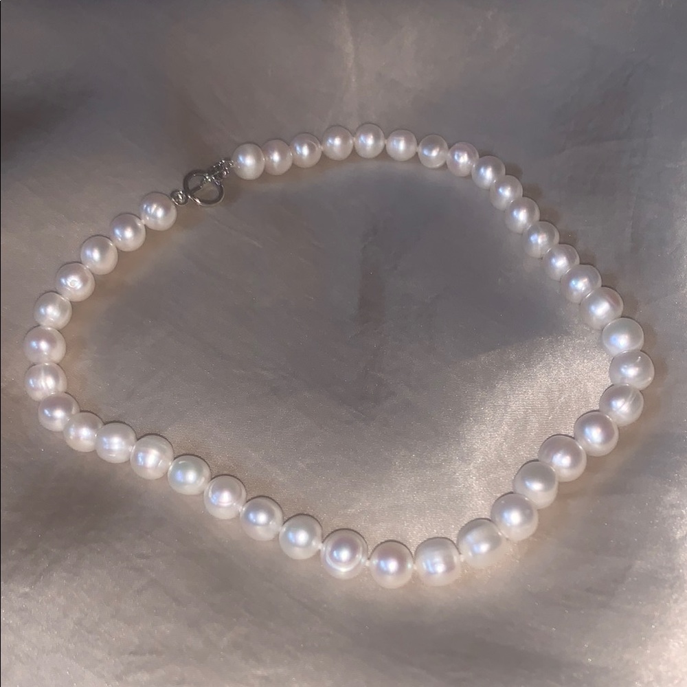Elegant White Pearl Necklace